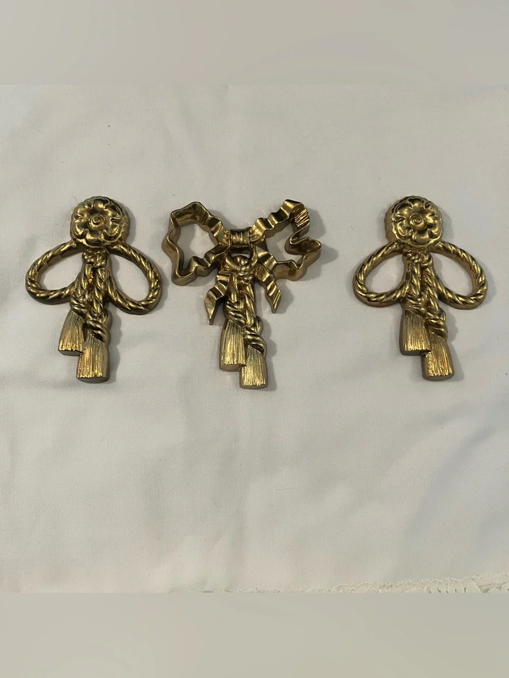 VTG Burwood Bow & Tassels Wall Decor Gold Tone (3) MCM Boho Gallery Wall Resin